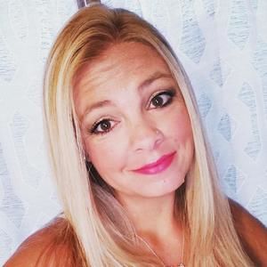 Meet your Posher, Tia